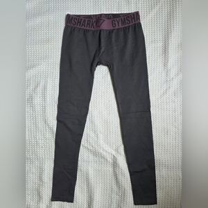5/25$ Gymshark Charcoal Leggings with Purple Waistband